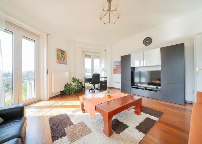 Aurelia -spacious With Ac And Panoramic Danube Views Appartamento